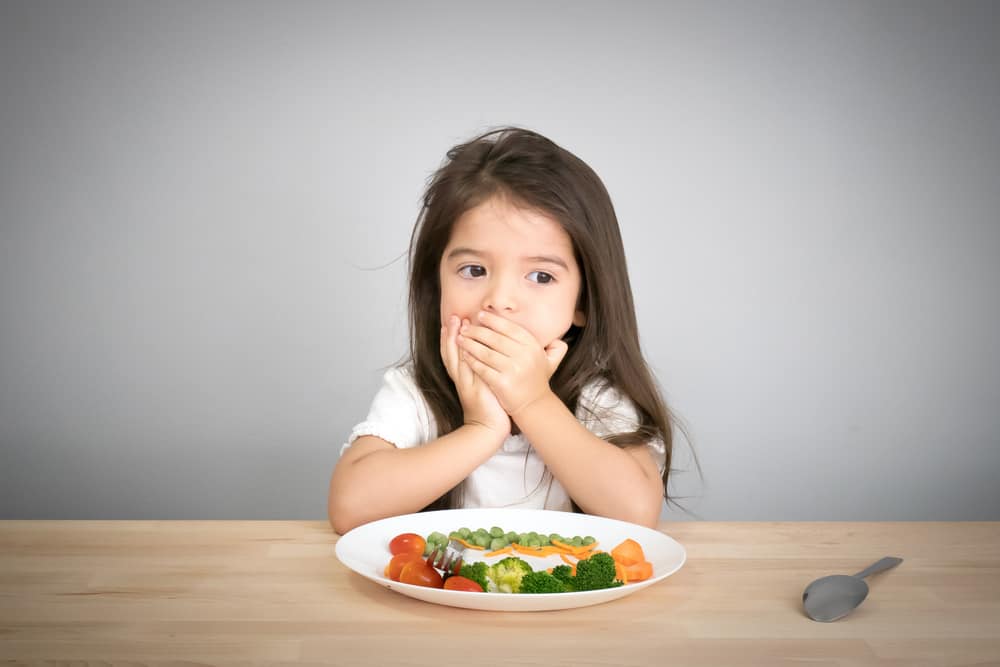 діти мають труднощі з їжею, коли хворіють