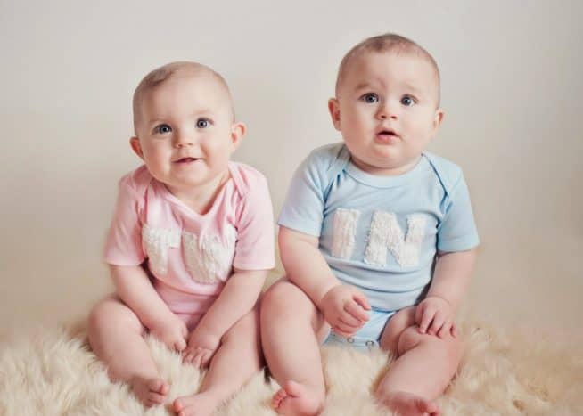 вагітні близнюки з ЕКЗ