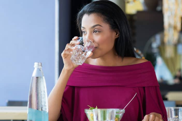 пити воду після їжі