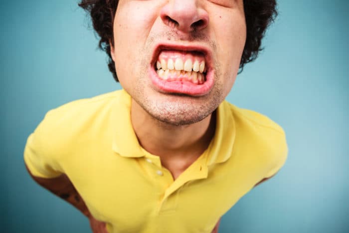 як позбутися від бруксизму звички тріщин зубів