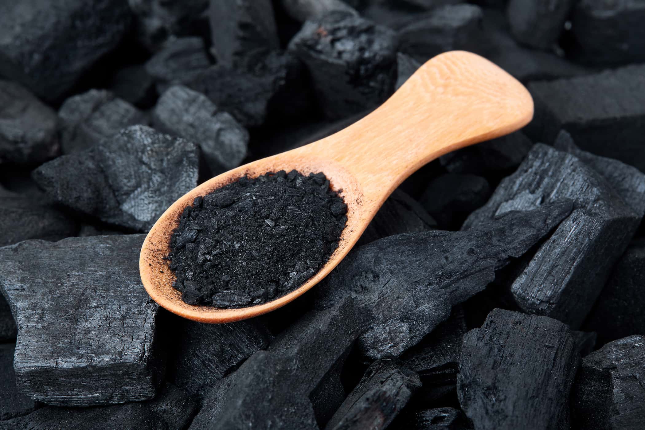 переваги деревного вугілля для краси