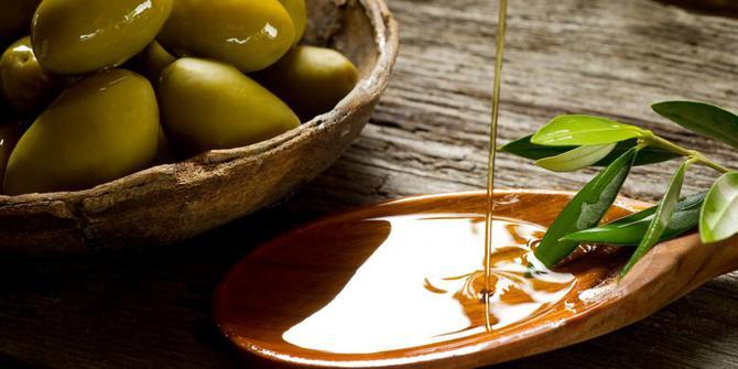 користь оливкової олії, оливкова олія для обличчя, ефективність оливкової олії, ефективність оливкової олії, переваги оливкової олії для обличчя, переваги оливкової олії для волосся