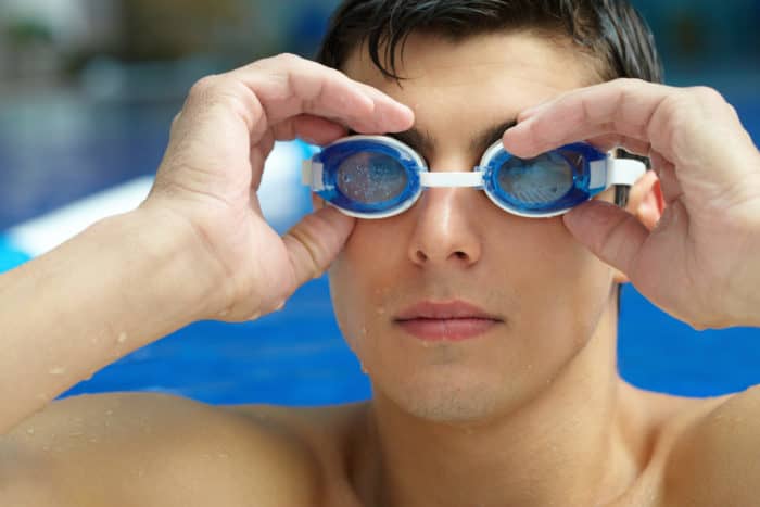 важливість використання плаваючих окулярів