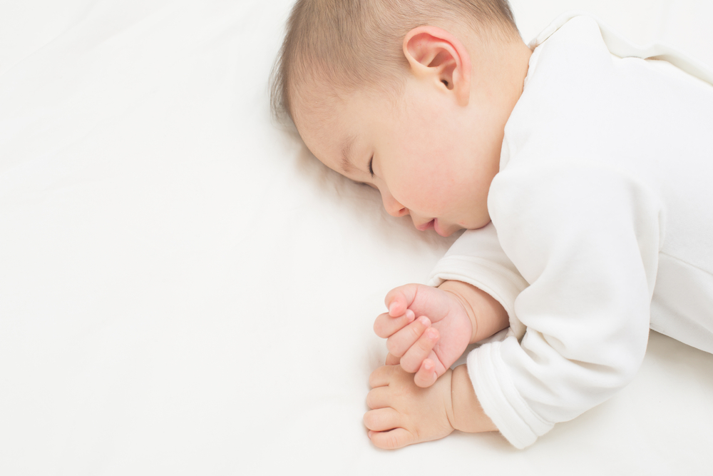 дитина спить після вакцини