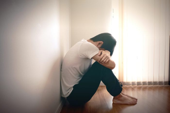 У чому різниця між депресією і біполярним розладом