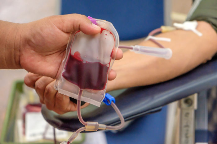 вимогам донора крові